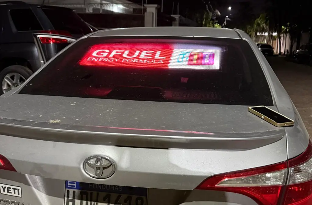Carro Parquedo GFUEL.webp
